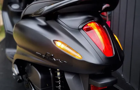 Chiếc xe điện lai xăng "hợp gu" giới trẻ: Chỉ tốn 1.600 đồng/60km, tiện ích đầy mình