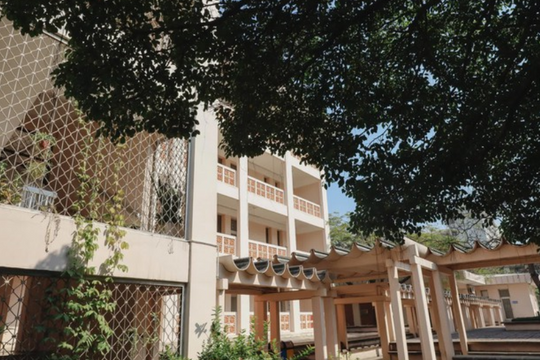 Muốn giỏi ngoại ngữ phải vào trường này: Học phí lên tới 45 triệu/năm nhưng đáng từng đồng, tỷ lệ đỗ học bổng quốc tế cực cao