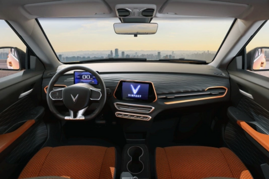 Chạy 300 km/lần sạc, giá lại "hạt dẻ": Mẫu xe điện VinFast này đang "làm mưa làm gió" khiến nhiều người bỏ ý định mua xe xăng