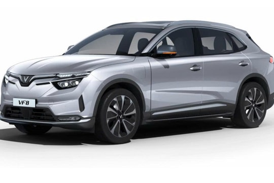 Trải nghiệm ‘phi thuyền phố thị’ VinFast VF 8: Chạy 420km, sạc chưa đến 30 phút, công nghệ như xe châu Âu