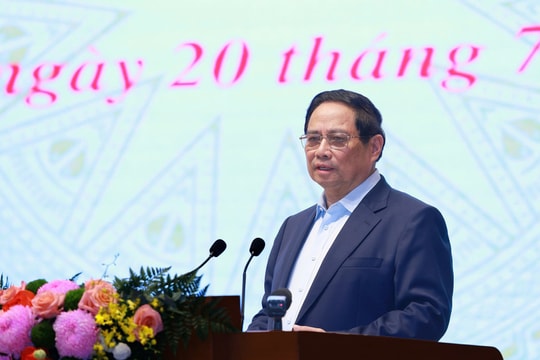 Thủ tướng: Đãi ngộ đặc biệt để thu hút tổng công trình sư, nhân tài khoa học công nghệ