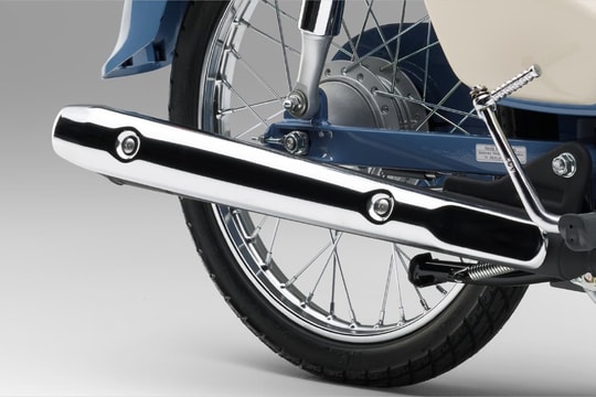 Chiếc "xe số cuối cùng" của Honda cập bến tại đại lý Việt: Giá cao gấp ba vẫn "đắt như tôm tươi"