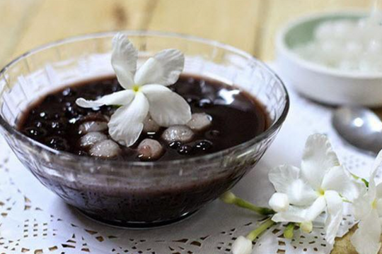 Uống nước này thêm lát gừng, công dụng tăng gấp đôi: Đẹp, trẻ, khỏe