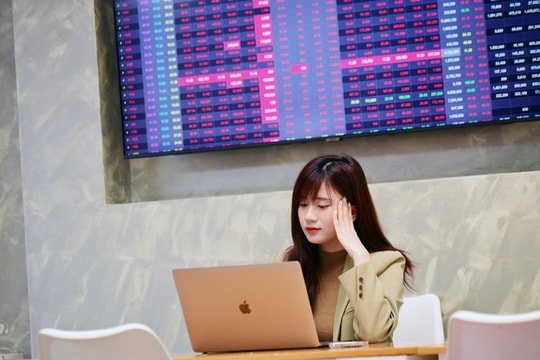 Cặp đôi nhà Vingroup không tỏa sáng, thị trường chứng khoán điều chỉnh mạnh