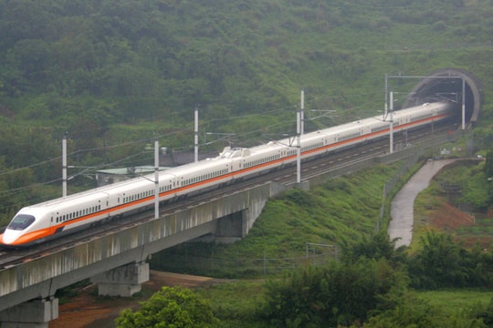 Hướng tới dự án đường sắt cao tốc Bắc–Nam, tập đoàn này vừa lập thành tích ấn tượng tại công trình trọng điểm