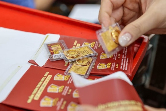 Dự báo giá vàng ngày mai 22/7: Nhiều yếu tố hỗ trợ, vàng hướng tới mốc 125 triệu đồng/lượng?