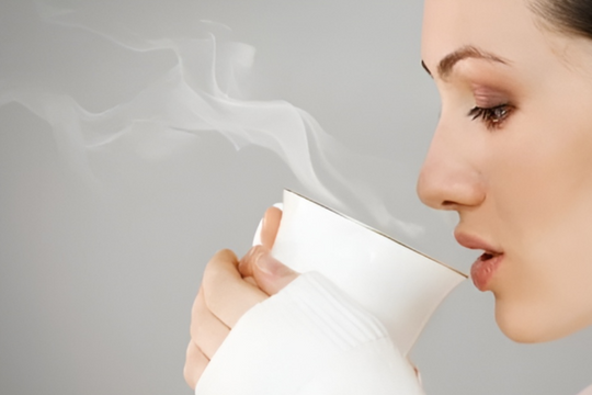 Chỉ một ly nước vào buổi sáng, cơ thể bạn sẽ thay đổi bất ngờ sau 7 ngày