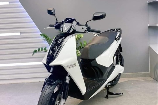 Trải nghiệm mẫu xe điện “chiến binh tốc lực” nhà VinFast: Vọt 99km/h, chạy 150km/sạc, thông minh như smartphone gắn bánh