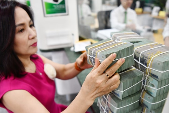 Lãi suất ngân hàng hôm nay 22/7: Tiền nhỏ gửi ở đâu để lãi to?