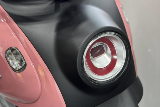 Chiếc xe điện mới toanh nhà VinFast khiến dân tình "phát cuồng": Quá đẹp, an toàn, giá chỉ hơn 10 triệu