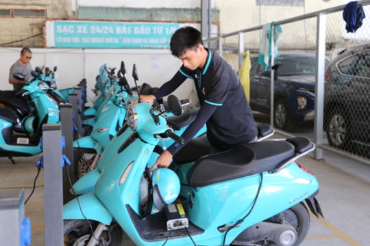 Nở rộ mô hình cà phê kiêm trạm sạc xe điện: Nghỉ ngơi, ăn uống, sạc pin chỉ trong một điểm dừng