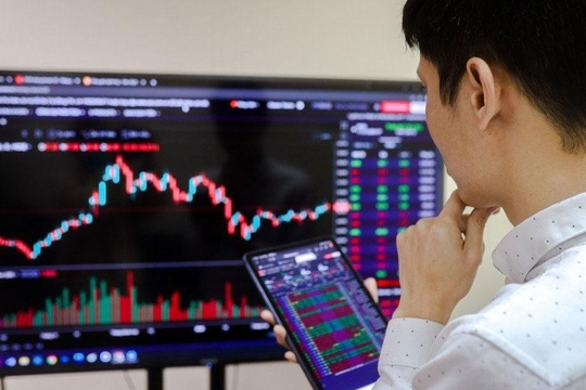 Tâm điểm dòng tiền 25/7: Dòng tiền nội giữ nhịp, khối ngoại phân hoá