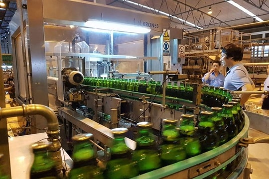 Rủng rỉnh đem 22.000 tỷ gửi ngân hàng, đại gia ngành bia vẫn chứng kiến lợi nhuận đi lùi