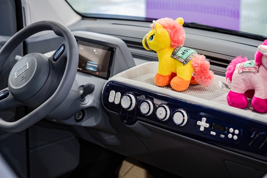 Bất ngờ với xe ô tô điện giá chưa tới 200 triệu: Thiết kế "xinh xỉu", trang bị đầy mình, sẵn sàng thay thế xe xăng