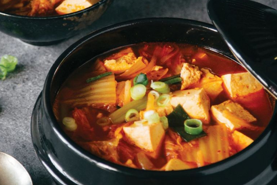 Loại rau rẻ bèo ở chợ Việt được báo Mỹ vinh danh là "siêu thực phẩm số 1" vì 3 lý do bất ngờ