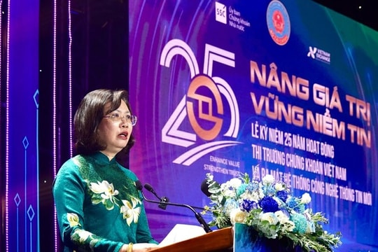 Chủ tịch Ủy ban Chứng khoán Nhà nước: Tăng cường vai trò nhà đầu tư tổ chức hướng tới phát triển thị trường bền vững