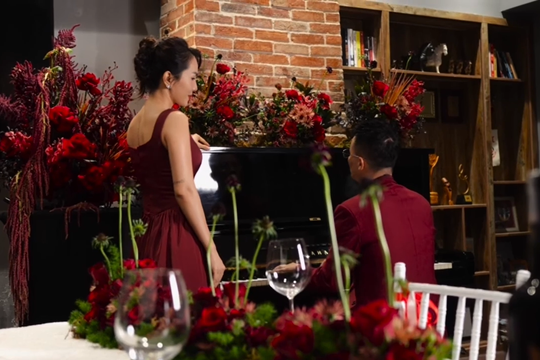 Nam ca sĩ nổi tiếng thập niên 2000 nay hưởng thụ cùng vợ con trong penthouse 300m², làm một chuyện khiến dân mạng cảm phục