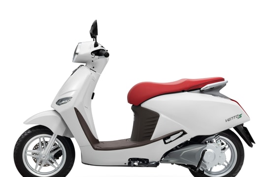 Trải nghiệm mẫu xe điện "chiến mã công nghệ": Chạy xa 160km, thiết kế đẹp như xe tay ga cao cấp