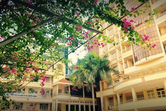 Trường chuyên giữa lòng Hà Nội  học phí chỉ 217.000 đồng/tháng, thành tích khiến cả nước nể phục