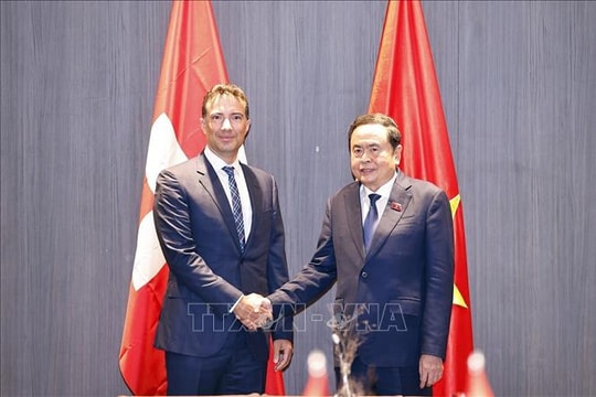 Chủ tịch Quốc hội Trần Thanh Mẫn gặp Chủ tịch Thượng viện Thụy Sĩ