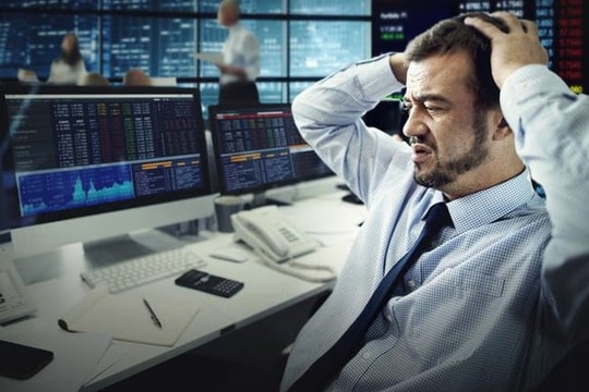 Chứng khoán lập đỉnh thanh khoản, khối ngoại tiếp đà bán ròng, tâm điểm cổ phiếu FPT