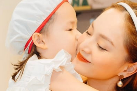 Phương pháp dạy con của Lan Phương khiến các bà mẹ đều thán phục