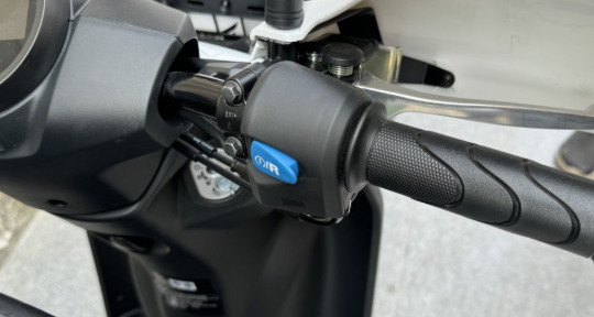 Mẫu xe điện này là "cánh tay phải" của dân shipper: Nhỏ gọn, hỗ trợ đổi pin, đi gần 73 km/lần sạc