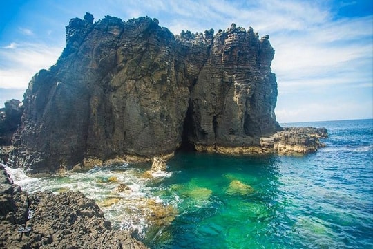 3 ngày ở đảo Phú Quý: Tôi đi để ngắm biển, rồi lưu lạc giữa một giấc mơ xanh không hồi kết