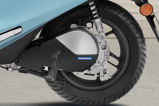 Honda LEAD phiên bản điện lộ diện, đi 100 km, đổi pin trong 1 phút: Giá bán hợp túi tiền dân văn phòng