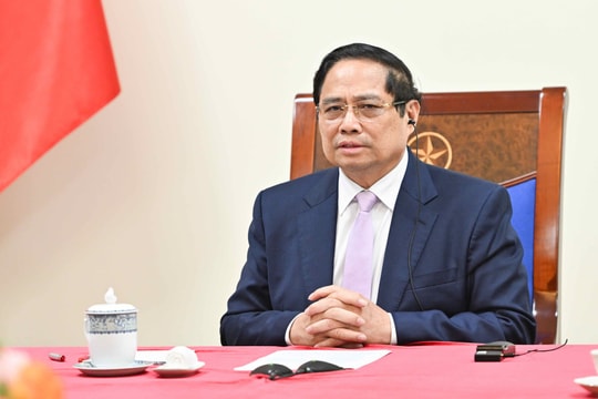 Thủ tướng Phạm Minh Chính điện đàm với Thủ tướng Malaysia