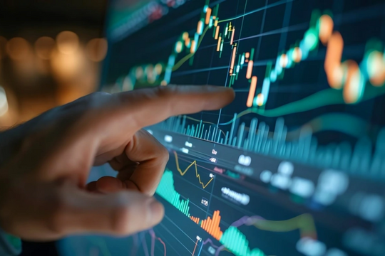 Dòng tiền đầu cơ trở lại, nhóm chứng khoán thăng hoa phiên 30/7