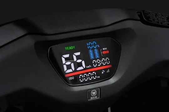 Bất ngờ với mẫu xe điện nhỏ gọn khiến dân văn phòng "xiêu lòng": Giá chỉ 26 triệu, sạc một lần đi gần 100km