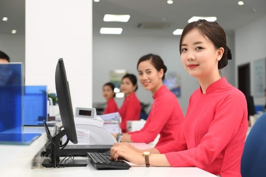Lãi suất ngân hàng hôm nay 30/7: Khách hàng gửi tiền lớn nhận lãi gần 10%