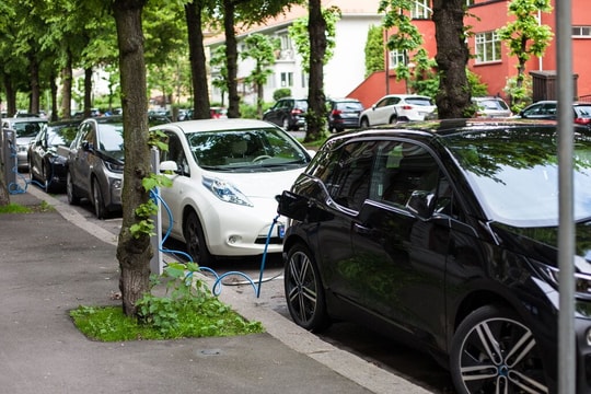 Bước tiến mới giúp xe điện sạc đầy chỉ trong vài phút và trở nên an toàn hơn