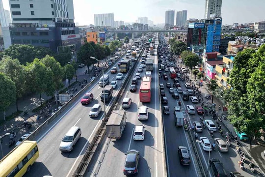 Vành đai 3 ở Hà Nội quá tải, đề xuất cho xe đi vào làn khẩn cấp