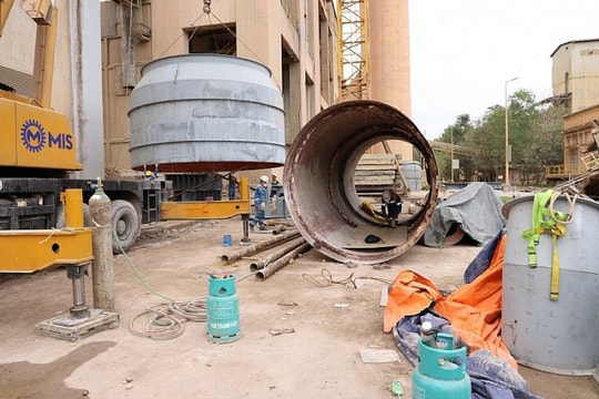 Họ Vicem nỗ lực 'ngược dòng': Làm điều đặc biệt, doanh nghiệp xi măng chuyển lỗ sang lãi