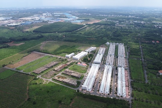 Cổ phiếu tăng hơn 200% trong một tháng, LDG tiếp tục nợ lô trái phiếu năm 2023