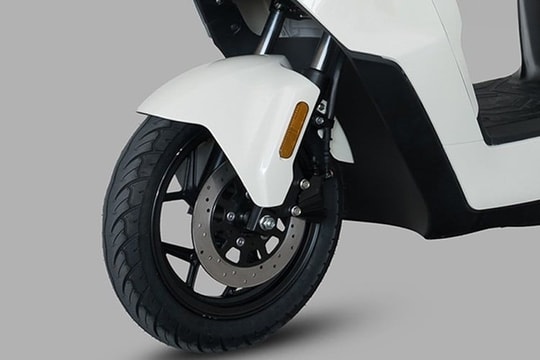 "Honda PCX phiên bản điện" sắp cập bến tại Việt Nam: Đi cực mượt 60km, giá chỉ hơn 30 triệu