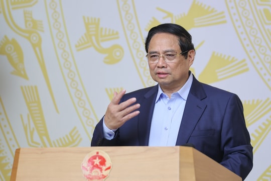 Thủ tướng: Chậm nhất tới 2027 phải thiết kế, chế tạo, kiểm thử một số chíp bán dẫn cần thiết