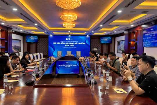 Hơn 64.000 cổ đông FLC đã vắng mặt trong cuộc hẹn quan trọng sáng nay (4/8)