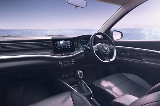 Giá chỉ hơn 300 triệu, mẫu ô tô 7 chỗ này đẹp long lanh, trang bị khiến loạt đối thủ phải "ngước nhìn"