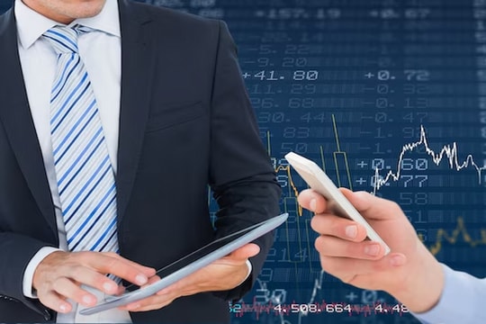 Chứng khoán tháng 7 lập đỉnh mới, khối tự doanh hành động ra sao?