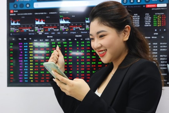 Chứng khoán Việt xây nền tích lũy, định giá hấp dẫn sau mùa báo cáo tích cực