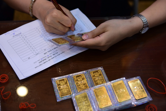 Giá vàng hôm nay 5/8/2025: Vàng chưa từng cao thế này nhưng vẫn chưa phải lúc chốt lời?