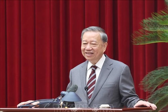 Tổng Bí thư: Trí thức, nhà khoa học, văn nghệ sĩ tiếp tục là lực lượng tiên phong mở đường cho dân tộc tiến lên mạnh mẽ