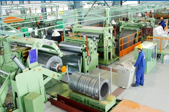 Vừa thoát hủy niêm yết, Phó Chủ tịch SMC muốn gom thêm 1 triệu cổ phiếu