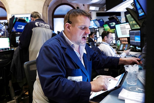 Chứng khoán Mỹ biến động mạnh, nhóm bán dẫn và công nghệ trái chiều