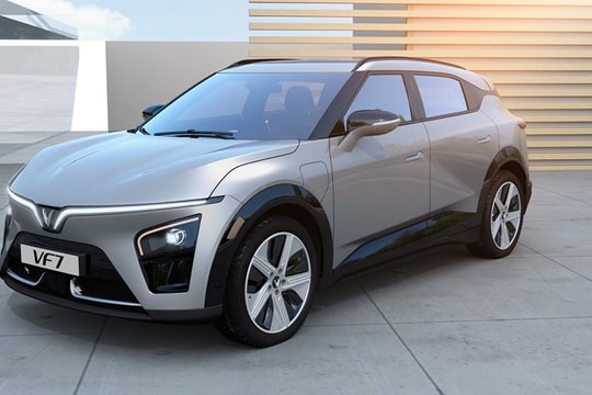 Trải nghiệm “chiến binh” crossover điện VinFast VF 7: Thiết kế vũ trụ, nội thất cao cấp, mạnh nhất phân khúc CUV cỡ C