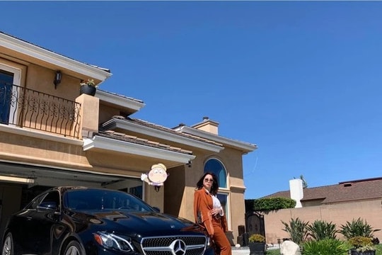 Phong cách sống đáng ngưỡng mộ của em út Cẩm Ly: Biệt thự triệu đô tại Mỹ, giàu có nhưng vẫn giản dị