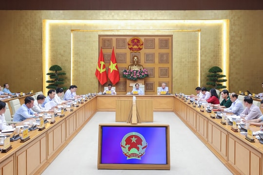 Thủ tướng: Khẩn trương hoàn thiện, trình Bộ Chính trị hai nghị quyết đột phá về giáo dục – đào tạo và chăm sóc sức khỏe nhân dân